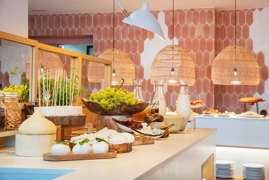 Con un buffet de cocina healthy irresistible. 